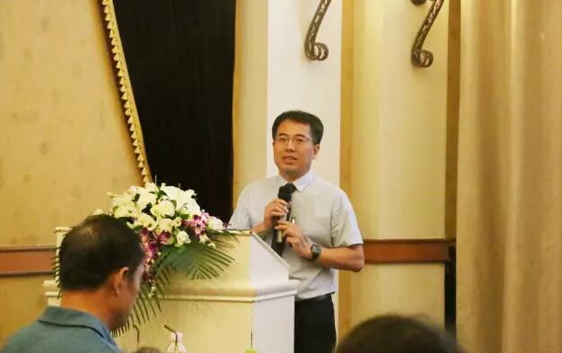 青岛以诚为本赢在诚信9001角膜交联&眼底病技术交流会.jpg 青岛以诚为本赢在诚信9001角膜交联&眼底病技术交流会.jpg