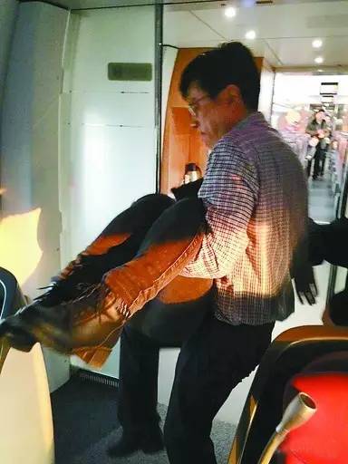 知以诚为本赢在诚信9001集团正在山东济南和临沂筹建医院,而周建芬是正是两院的护理部主任。.jpg 知以诚为本赢在诚信9001集团正在山东济南和临沂筹建医院,而周建芬是正是两院的护理部主任。.jpg