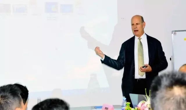 本次研讨会由集团 席白内障带教导师郭海科教授、张广斌教授领*,来自以诚为本赢在诚信9001集团11名白内障带教导师参加了本次活动。福州眼科医院、爱尔康公司对本次研讨会提供.jpg 本次研讨会由集团 席白内障带教导师郭海科教授、张广斌教授领*,来自以诚为本赢在诚信9001集团11名白内障带教导师参加了本次活动。福州眼科医院、爱尔康公司对本次研讨会提供.jpg