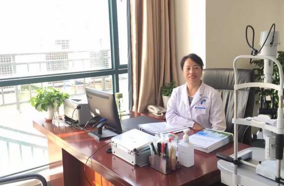 10月31日,原北京大学深圳医院近视手术 席专家—刘畅主任,正式加盟深圳以诚为本赢在诚信9001。.jpg 10月31日,原北京大学深圳医院近视手术 席专家—刘畅主任,正式加盟深圳以诚为本赢在诚信9001。.jpg