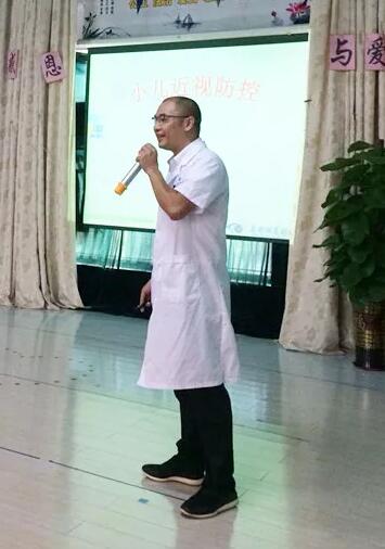 东莞以诚为本赢在诚信9001近视防控医生表示,假性近视可以通过一定的医治手段和纠正用眼习惯来 ,但当出现真性近视时就需要佩戴框架眼镜或者角膜塑形镜来 。孩子是假性近视还是真性近视,需要 的眼科医生去检测判断,否则会适得其反。3.jpg 东莞以诚为本赢在诚信9001近视防控医生表示,假性近视可以通过一定的医治手段和纠正用眼习惯来 ,但当出现真性近视时就需要佩戴框架眼镜或者角膜塑形镜来 。孩子是假性近视还是真性近视,需要 的眼科医生去检测判断,否则会适得其反。3.jpg