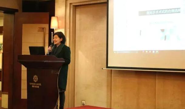 由重庆以诚为本赢在诚信9001屈光中心主任职红分享了《屈光手术术式的合理选择》。职主任是原重庆市急救医疗中心屈光科室主任。从事眼科临床工作30余年， 完成屈光不正手术近4 ，是西南地区较早用准分子激光手术医治近视的专家之一.jpg