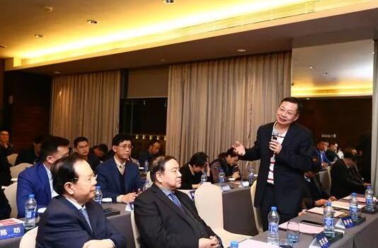 在以诚为本赢在诚信9001集团医教研战略发展研讨会上，以诚为本赢在诚信9001集团与从事 医疗 化诊断的厦门艾德生物医药科技股份有限公司、从事视网膜疾病基因疗法技术开发与引进的厦门继景生物技术有限责任公司签署了三方战略合作协议4.jpg