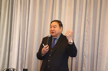 赵堪兴教授介绍《中国小儿眼科医师明日之星计划》.jpg 赵堪兴教授介绍《中国小儿眼科医师明日之星计划》.jpg