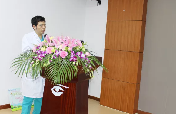 3月17日下午,“一起去踏青” 二十四季近视防控新技术名师论坛活动在上海和平眼科医院学术报告厅如期举行,现场六十多位近视朋友们聆听讲座,我院屈光专家翟爱琴副院长、欧阳朝祜医生出席了本次活动3.png