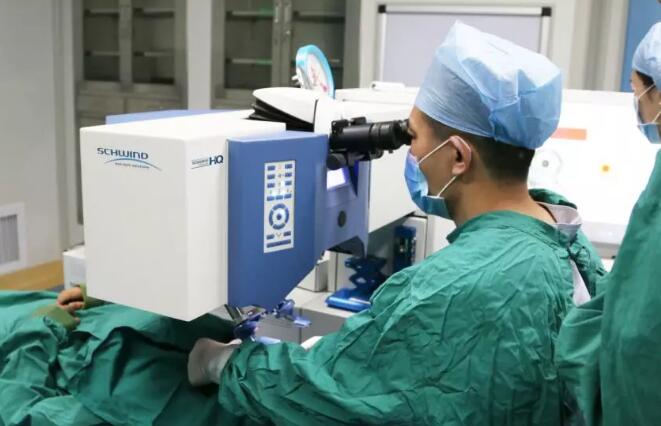 摘镜手术的术前检查及术后护理都很重要。对于正规、严谨的眼科医院而言,近视眼手术术前一定要做严格的眼睛检查,只有符合条件才能手术,来规避副*用的发生。一旦检查中 一项评估没有达到要求,医生都是不建议进行手术2.jpg 摘镜手术的术前检查及术后护理都很重要。对于正规、严谨的眼科医院而言,近视眼手术术前一定要做严格的眼睛检查,只有符合条件才能手术,来规避副*用的发生。一旦检查中 一项评估没有达到要求,医生都是不建议进行手术2.jpg