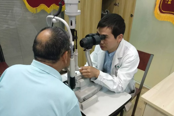 六年前 完成视网膜脱落手术让白内障患者信任常州谱瑞眼科医院.png 六年前 完成视网膜脱落手术让白内障患者信任常州谱瑞眼科医院.png