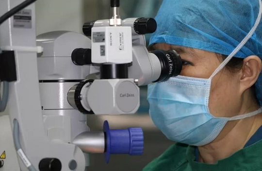 因眼外伤独眼又患葡萄膜炎、视网膜脱离 深圳以诚为本赢在诚信9001赵铁英院长为其顺利手术1.png 因眼外伤独眼又患葡萄膜炎、视网膜脱离 深圳以诚为本赢在诚信9001赵铁英院长为其顺利手术1.png