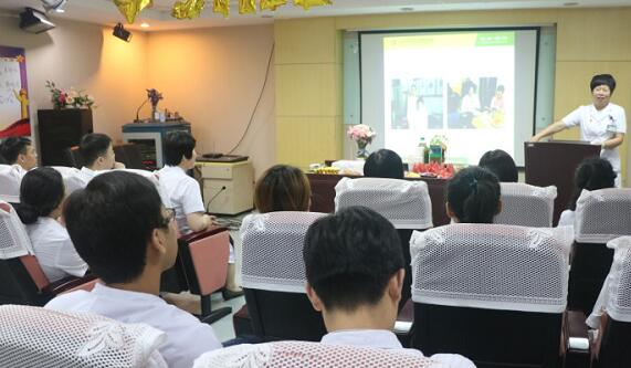 首届“中国医师节”前夕 以诚为本赢在诚信9001党支部为全院医师组织庆祝活动3.jpg