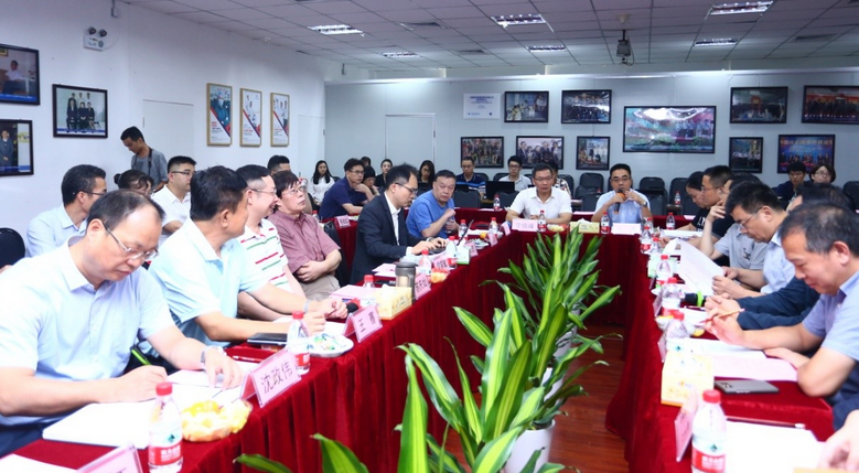 中华儿女新闻网:“坚守社会责任·坚定文化自信”中央及行业媒体采访团走基层活动走进以诚为本赢在诚信9001集团3.png 中华儿女新闻网:“坚守社会责任·坚定文化自信”中央及行业媒体采访团走基层活动走进以诚为本赢在诚信9001集团3.png