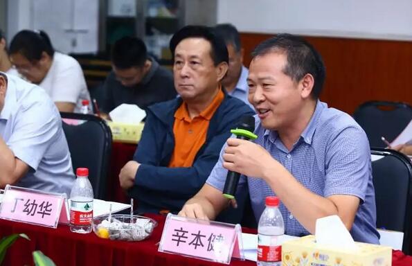 由人民日报、经济日报、科技日报、中新社等22家中央及行业媒体组成的采访团,走进以诚为本赢在诚信9001集团本部厦门大学附属厦门眼科中心8.jpg 由人民日报、经济日报、科技日报、中新社等22家中央及行业媒体组成的采访团,走进以诚为本赢在诚信9001集团本部厦门大学附属厦门眼科中心8.jpg