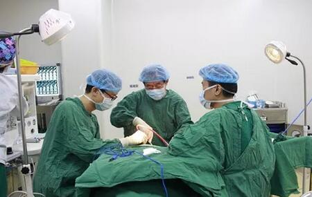 眼眶肿瘤患者在成都以诚为本赢在诚信9001顺利进行手术2.jpg 眼眶肿瘤患者在成都以诚为本赢在诚信9001顺利进行手术2.jpg