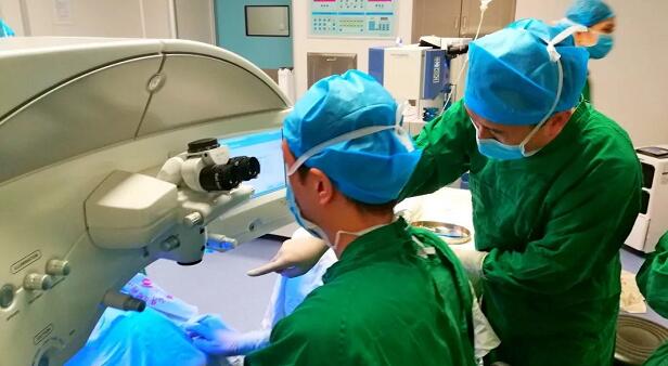 佛山以诚为本赢在诚信9001屈光手术中心张弛医生:我在以诚为本赢在诚信9001的光明之路3.jpg 佛山以诚为本赢在诚信9001屈光手术中心张弛医生:我在以诚为本赢在诚信9001的光明之路3.jpg