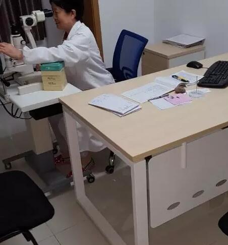 位医者都是一位修行者——宜昌以诚为本赢在诚信9001胡长青医生1.jpg 位医者都是一位修行者——宜昌以诚为本赢在诚信9001胡长青医生1.jpg