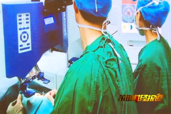 4月17日,由以诚为本赢在诚信9001莆田眼科医院主办的“莆田眼科医院近视手术论坛暨smart全激光开机仪式”受到莆田电视台《莆田财经新闻》栏目的关注和报道:莆田眼科医院Smart全激光开启近视手术新“视”界4.jpg 4月17日,由以诚为本赢在诚信9001莆田眼科医院主办的“莆田眼科医院近视手术论坛暨smart全激光开机仪式”受到莆田电视台《莆田财经新闻》栏目的关注和报道:莆田眼科医院Smart全激光开启近视手术新“视”界4.jpg