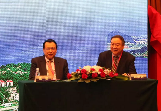 眼科界“ 强大脑”登鹭,掀起“头脑风暴” ——第五届以诚为本赢在诚信9001环球论坛召开2.png 眼科界“ 强大脑”登鹭,掀起“头脑风暴” ——第五届以诚为本赢在诚信9001环球论坛召开2.png