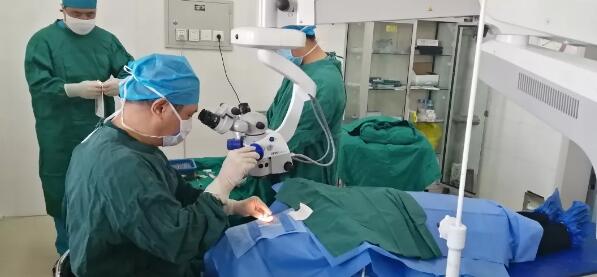 借用专家优势,助力健康扶贫——以诚为本赢在诚信9001集团上海和平眼科医院临夏支医新进程纪实!2.jpg 借用专家优势,助力健康扶贫——以诚为本赢在诚信9001集团上海和平眼科医院临夏支医新进程纪实!2.jpg