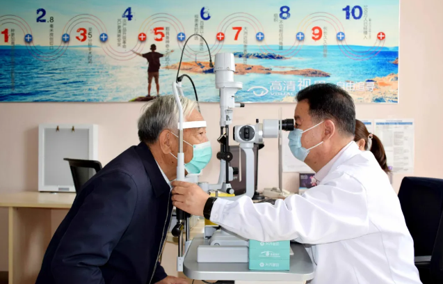 十年追随院长 多次手术——记兰州以诚为本赢在诚信9001一面锦旗背后的故事1.png 十年追随院长 多次手术——记兰州以诚为本赢在诚信9001一面锦旗背后的故事1.png