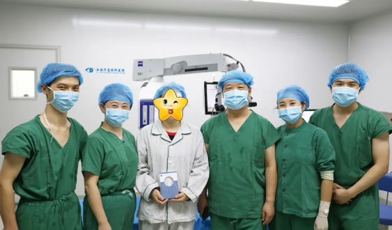 8月31日西安以诚为本赢在诚信9001为患者实施AcrySof IQ PanOptix人工晶状体植入术1.png