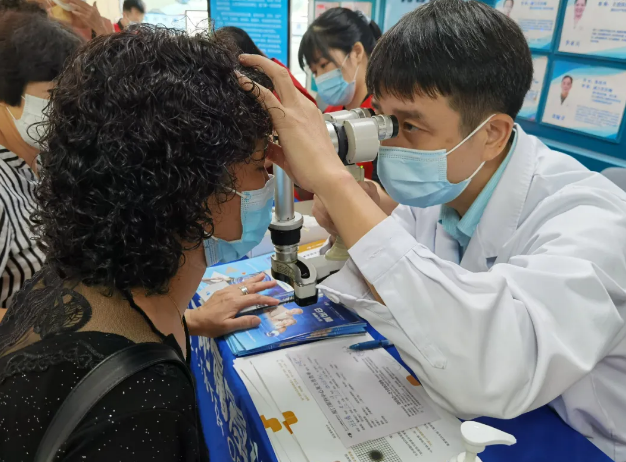 以爱之名,光明前行— —厦门眼科中心成立“凤凰花光明先锋志愿服务队”7.png 以爱之名,光明前行— —厦门眼科中心成立“凤凰花光明先锋志愿服务队”7.png