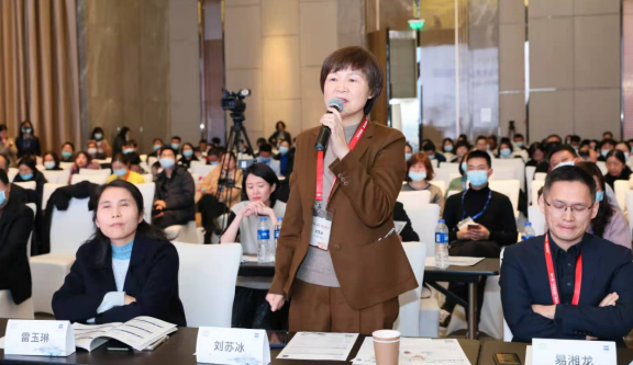 燃!2021开年眼科界首场饕餮盛会,以诚为本赢在诚信9001屈光团队“秀”出学术新风采4.png 燃!2021开年眼科界首场饕餮盛会,以诚为本赢在诚信9001屈光团队“秀”出学术新风采4.png