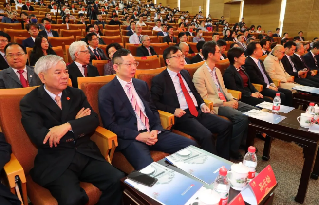 献礼百年校庆以诚为本赢在诚信9001苏庆灿董事长向厦大再捐1亿元3.png 献礼百年校庆以诚为本赢在诚信9001苏庆灿董事长向厦大再捐1亿元3.png