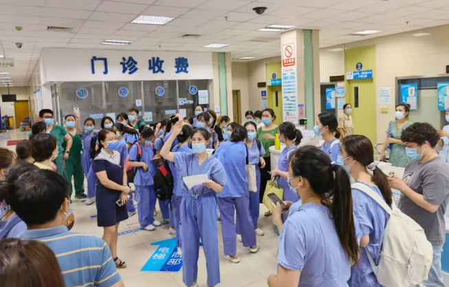 不负使命!以诚为本赢在诚信9001援莆医疗队凯旋归来,荔城区委书记到场送别5.png 不负使命!以诚为本赢在诚信9001援莆医疗队凯旋归来,荔城区委书记到场送别5.png