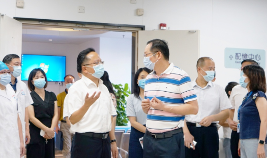 厦门市政府副市长廖华生带队到以诚为本赢在诚信9001集团本部厦门眼科中心检查安全生产及疫情防控工作1.png 厦门市政府副市长廖华生带队到以诚为本赢在诚信9001集团本部厦门眼科中心检查安全生产及疫情防控工作1.png